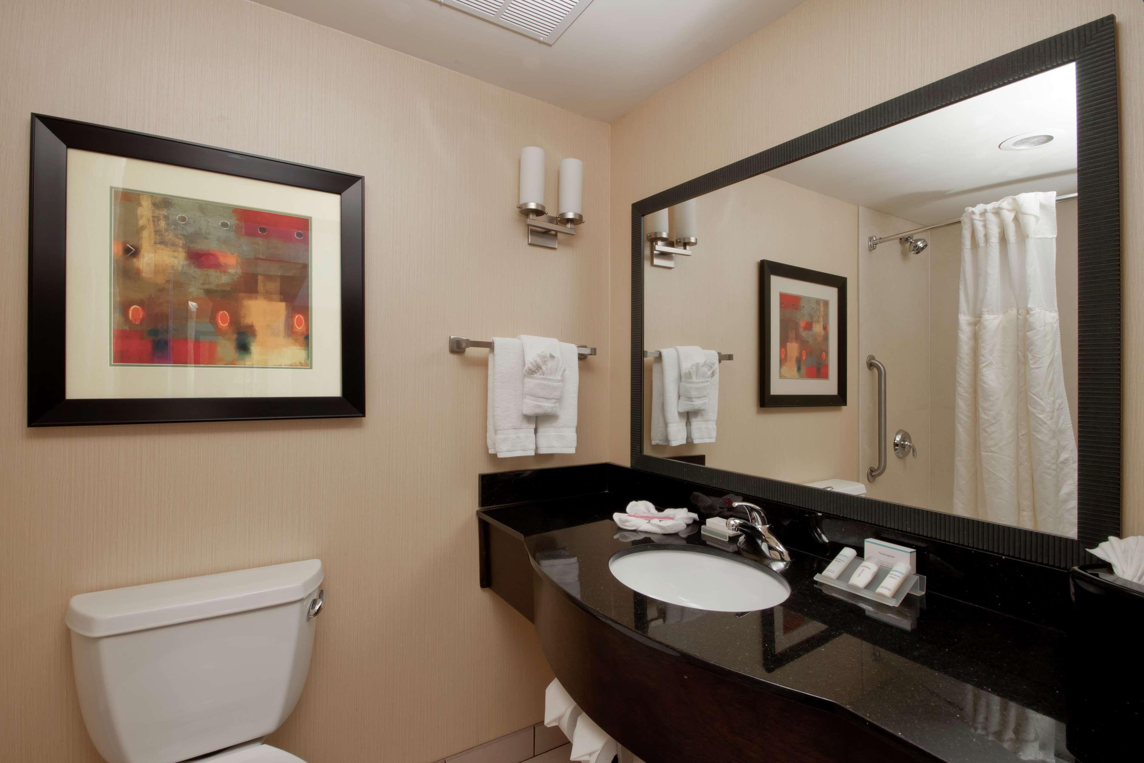 Hilton Garden Inn Oklahoma City Midtown Buitenkant foto