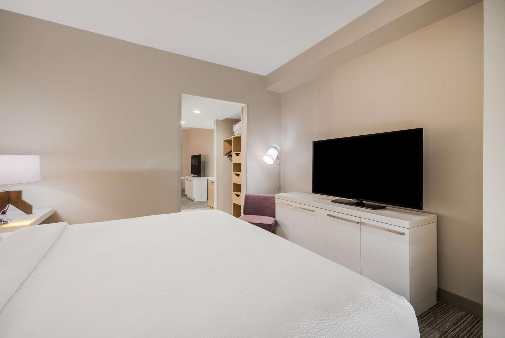 Hilton Garden Inn Oklahoma City Midtown Buitenkant foto